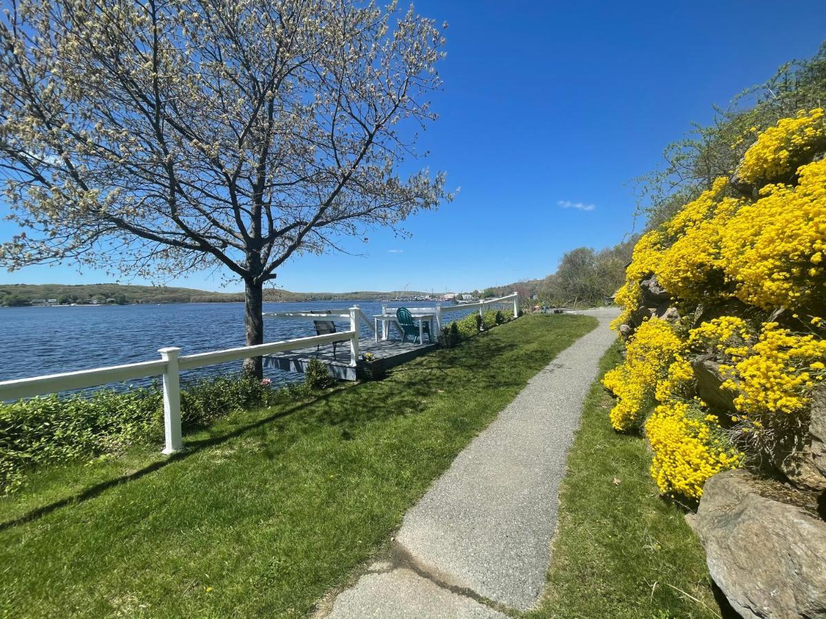 Waterfront Home With A View 格罗顿 外观 照片