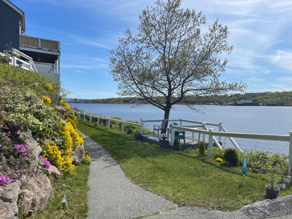 Waterfront Home With A View 格罗顿 外观 照片