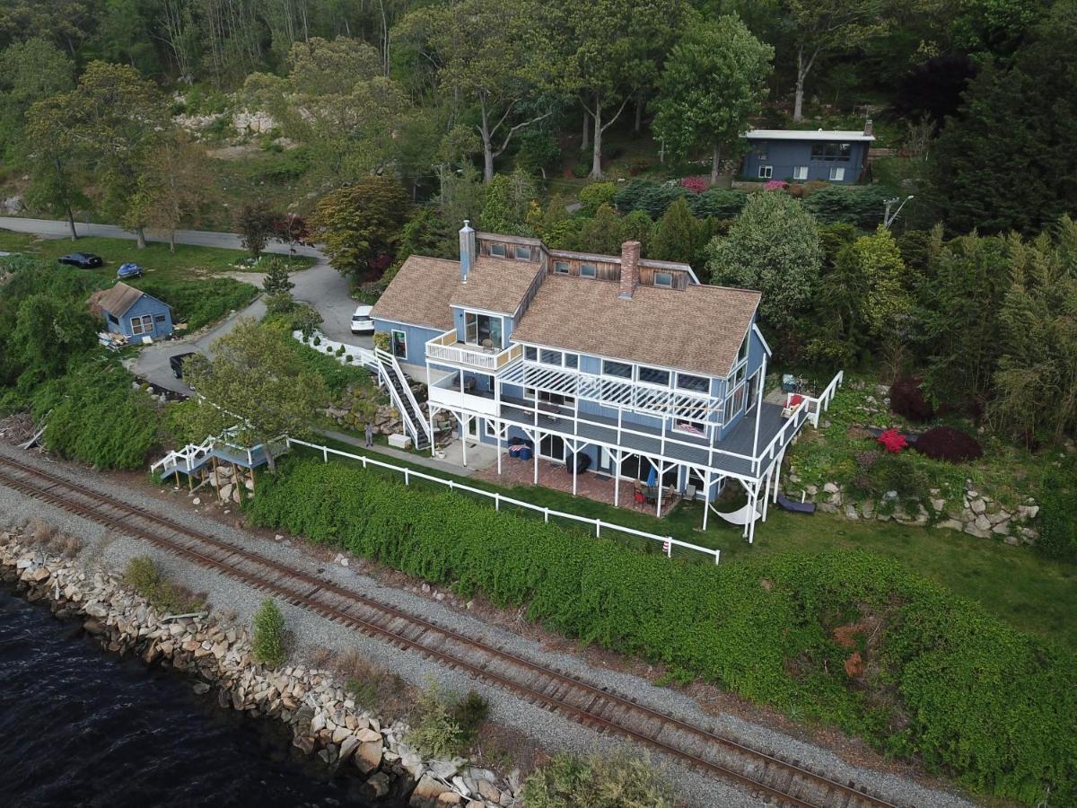 Waterfront Home With A View 格罗顿 外观 照片