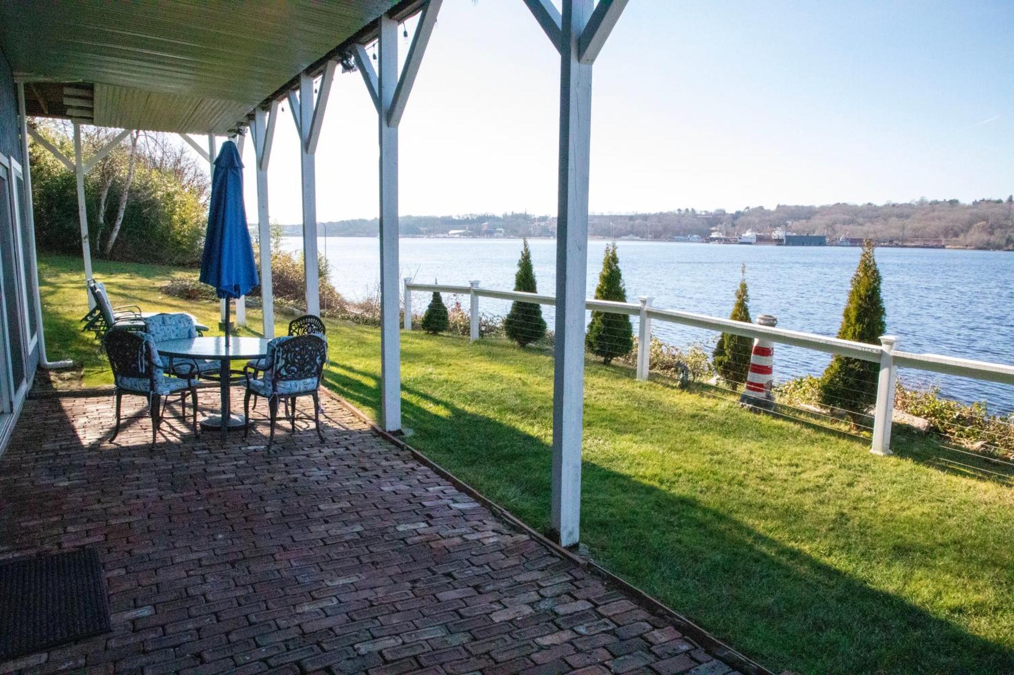 Waterfront Home With A View 格罗顿 外观 照片