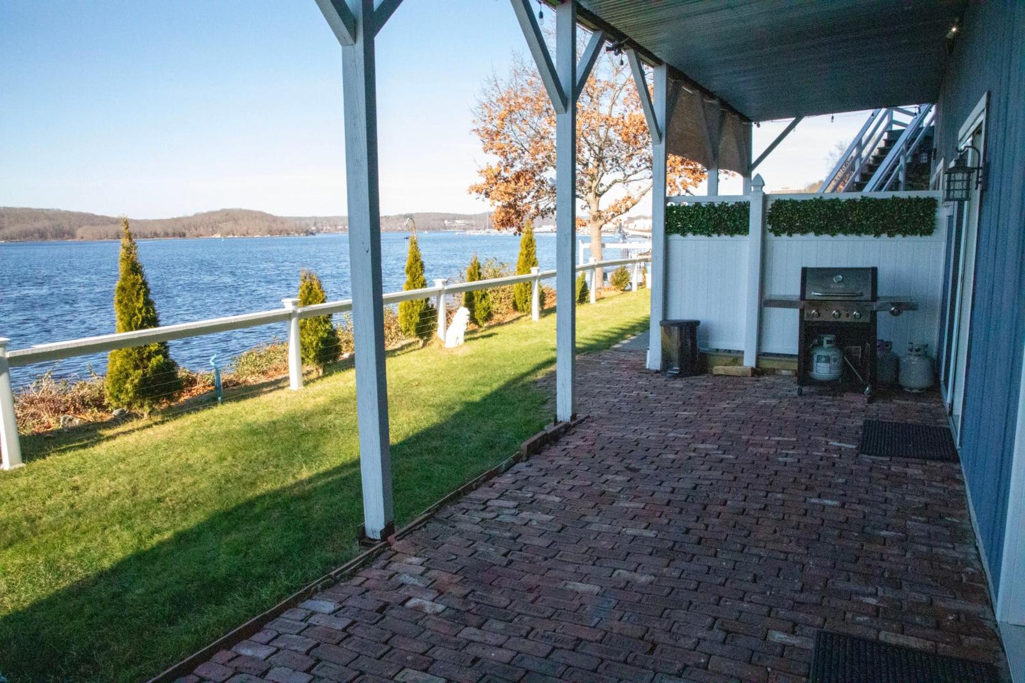 Waterfront Home With A View 格罗顿 外观 照片