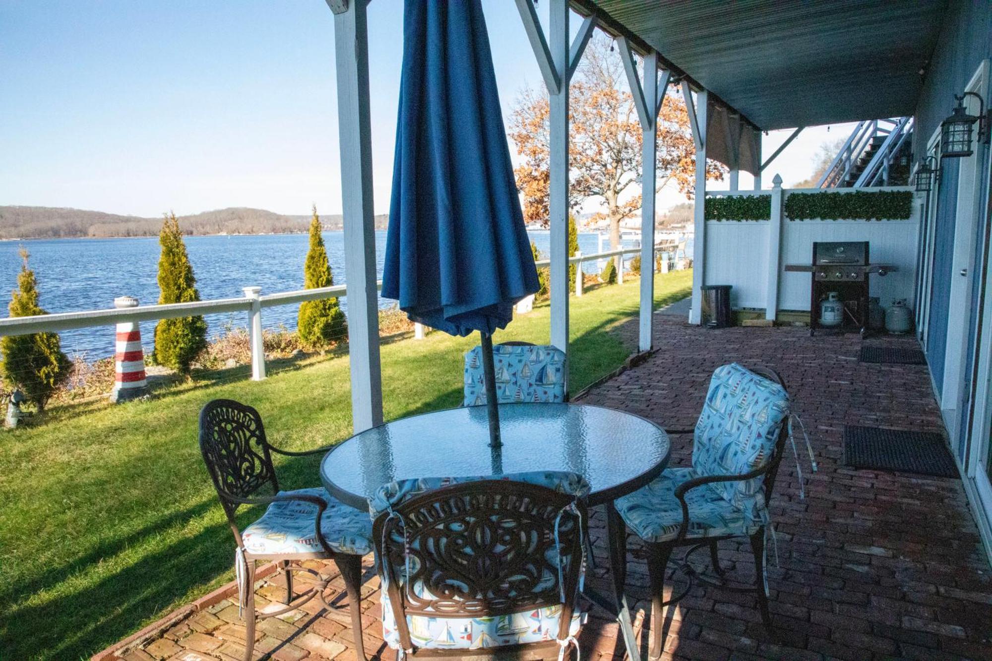 Waterfront Home With A View 格罗顿 外观 照片