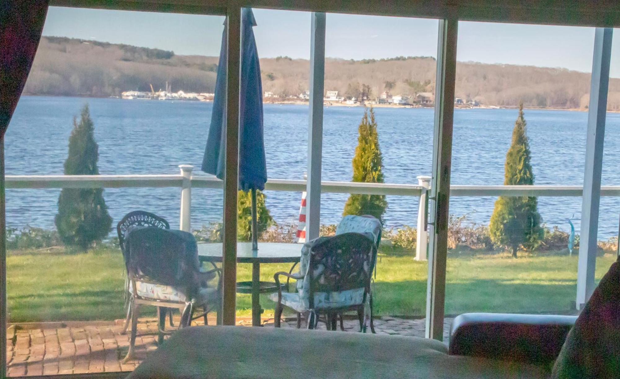 Waterfront Home With A View 格罗顿 外观 照片