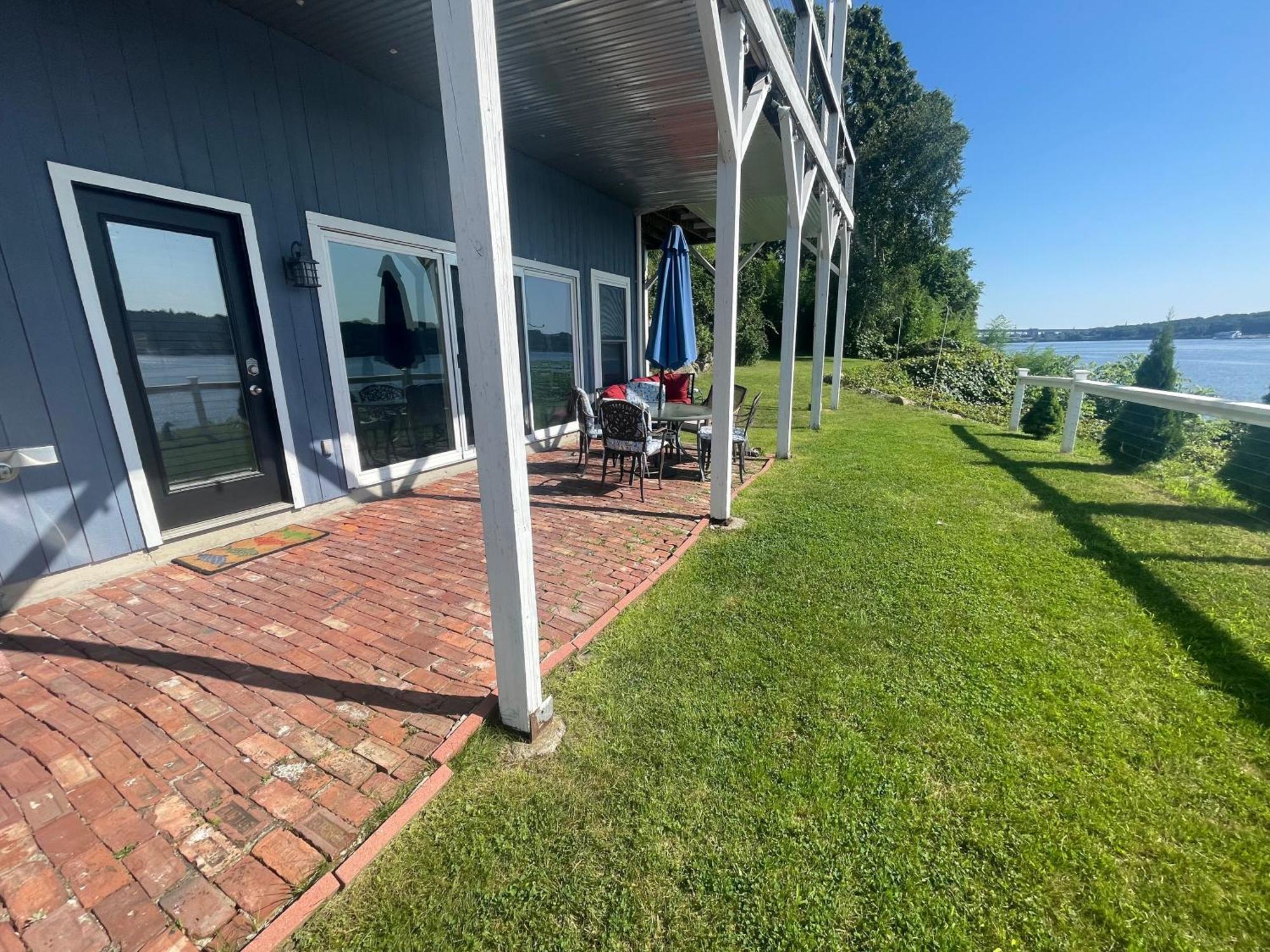 Waterfront Home With A View 格罗顿 外观 照片